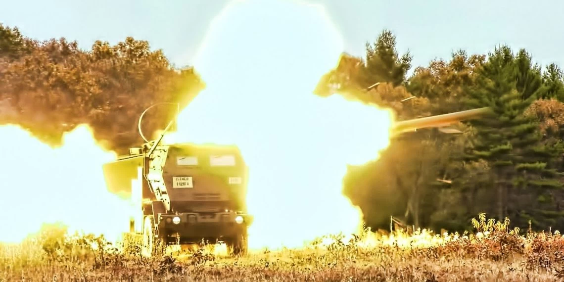 HIMARS: Τρομερά πλάνα από την πολλαπλή εκτόξευση βλημάτων